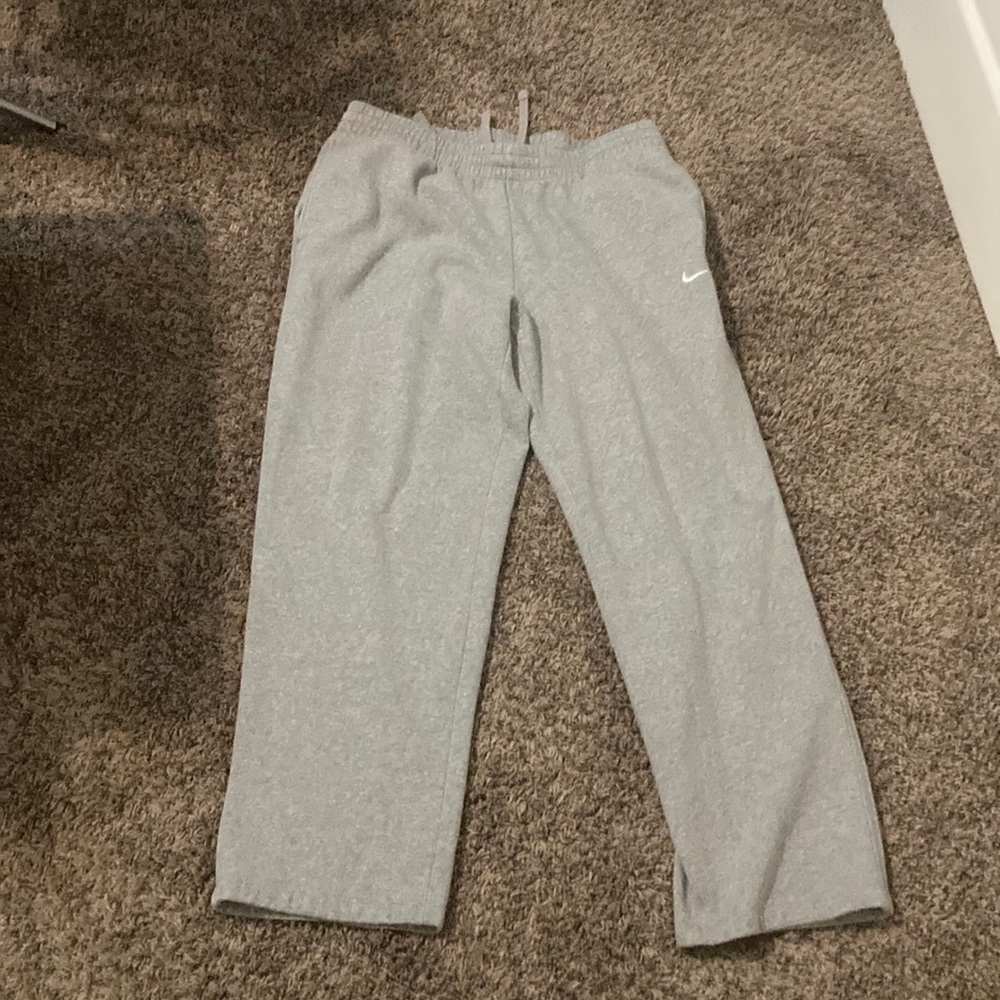Mens gray sweat pants, size XL, Nike, cotton, drawstring, pockets, comfy, casual